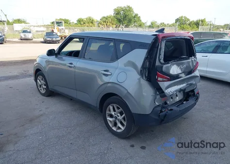 2022 Kia Soul Lx z USA, uszkodzony, nr VIN KNDJ23AU5N7815956
